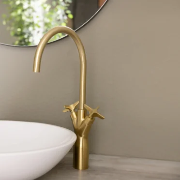 Grifería de Lavamanos Bimando Giratorio Ramon Soler Modelo Adagio Oro Cepillado